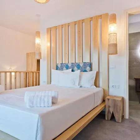 Myrthea Luxury * Kirá Panajá