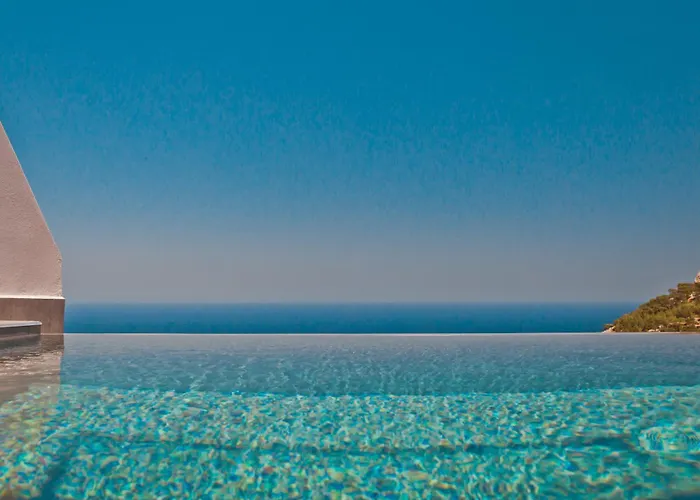 Myrthea Luxury فيلة